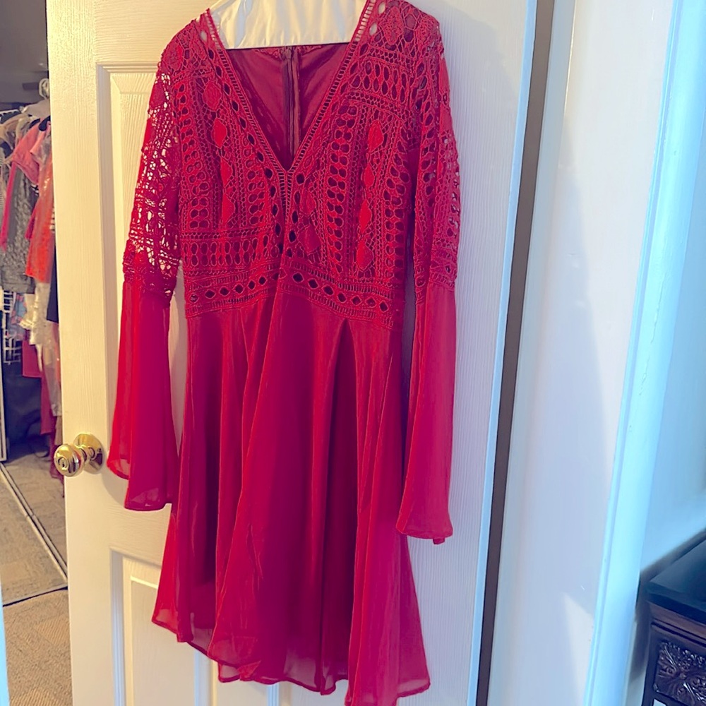 Red v-neck chiffon and crochet style, boho, women’s mini dress size Medium